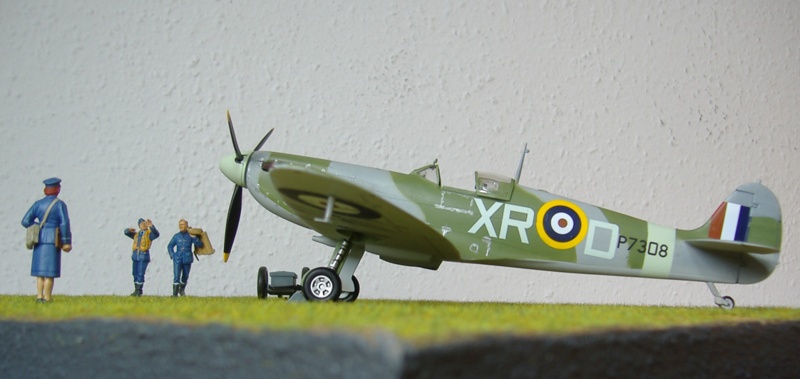 Spitfire 06-01.jpeg