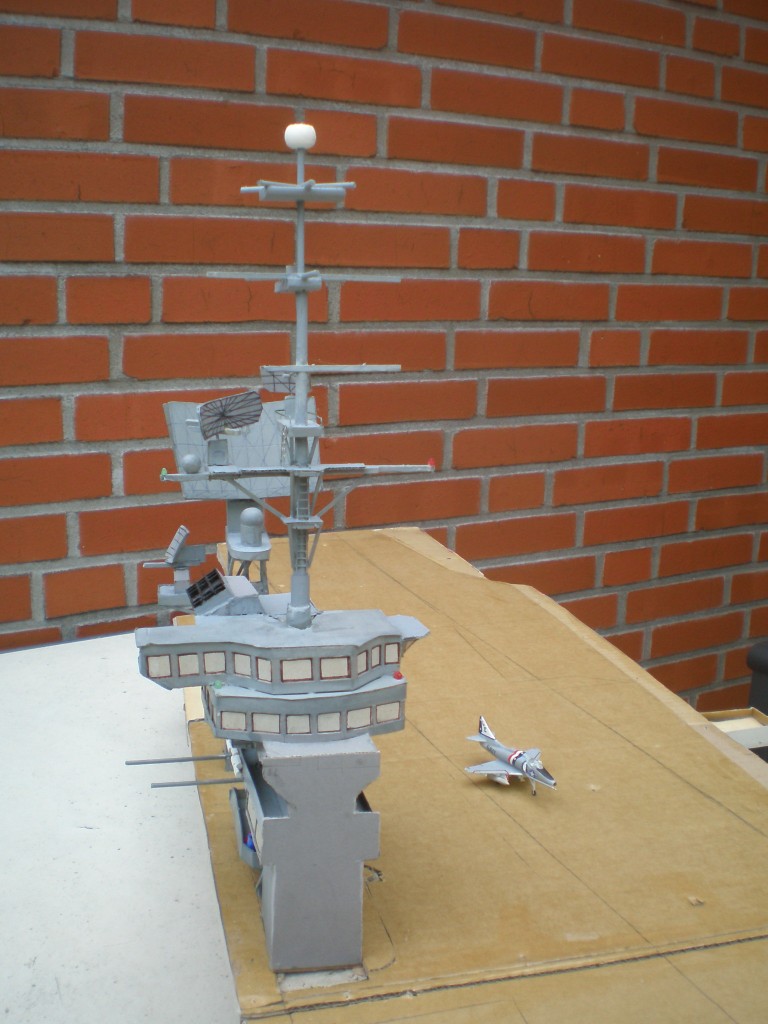 im Bau befindliches Flugdeck hinterer Teil + Tower +Skyhawk