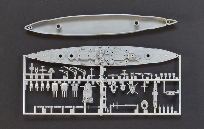 Scharnhorst Bausatzteile.jpeg