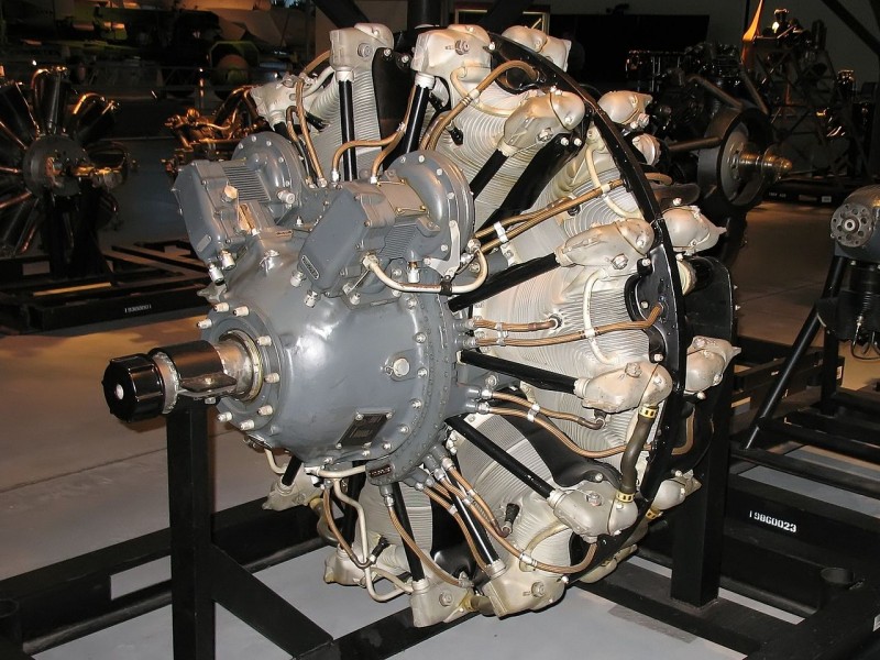 1280px-PrattWhitney_Twin_Wasp_R-2000_2.jpg (249.89 KiB) 2754 mal betrachtet Quelle:https://de.m.wikipedia.org/wiki/Pratt_%26_Whitney_R-2000#/media/Datei%3APrattWhitney_Twin_Wasp_R-2000_2.jpg