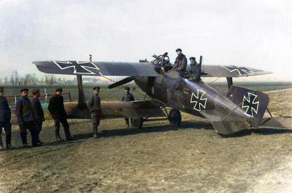 german-roland-cii-biplane-ww1-7218049_colorSAI_result.jpg