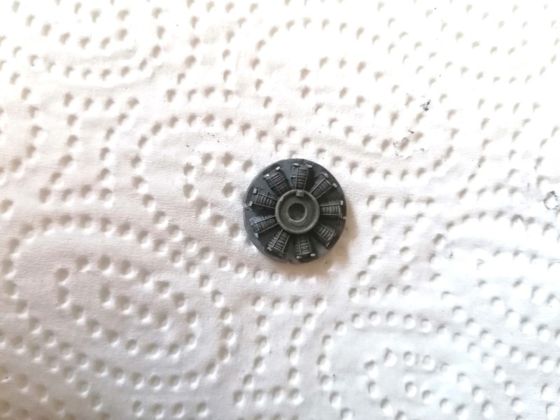 Hier habe ich mir das Weathering Set besorgt und bin begeistert von der Hand habe. Es verlangt noch viel Übung, aber eine Aufwertung der Bauteile finde ich jetzt schon sehbar