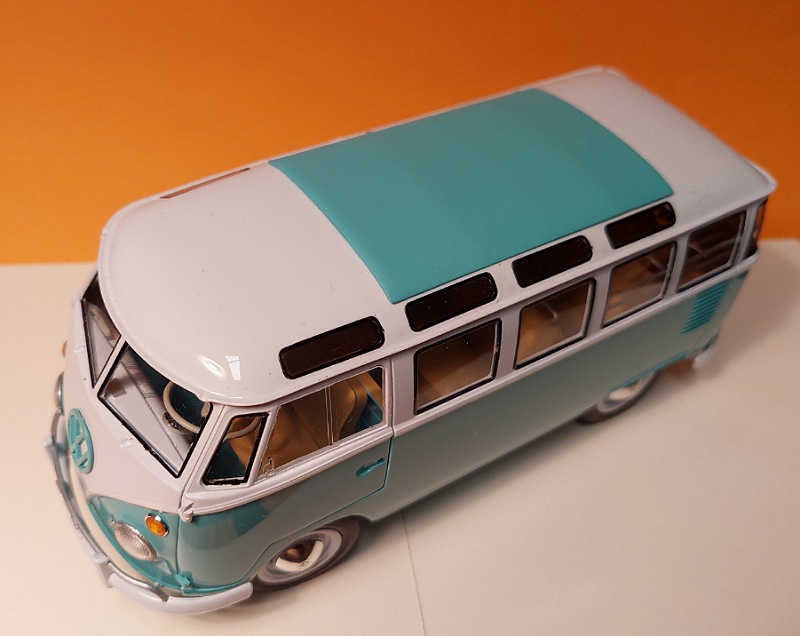 Zu, auf Wunsch in blau