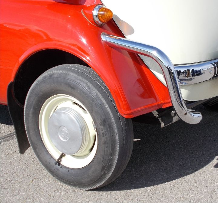 BMW_Isetta_03b.jpg