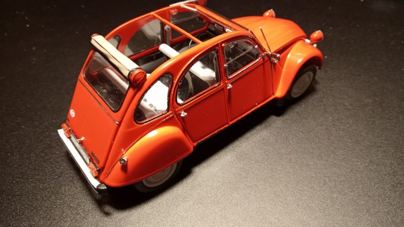 Revell 2CV 2.jpg