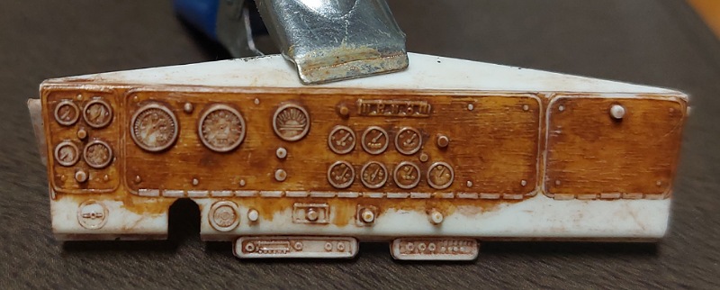 "wash" mit Waschbenzin und enamel #383 kastanienbraun