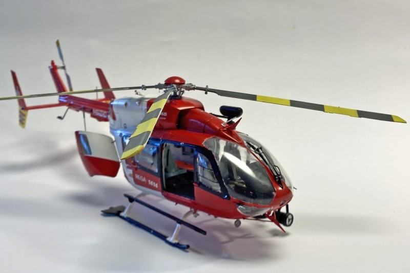 EC145_Vorne_Rechts.jpg