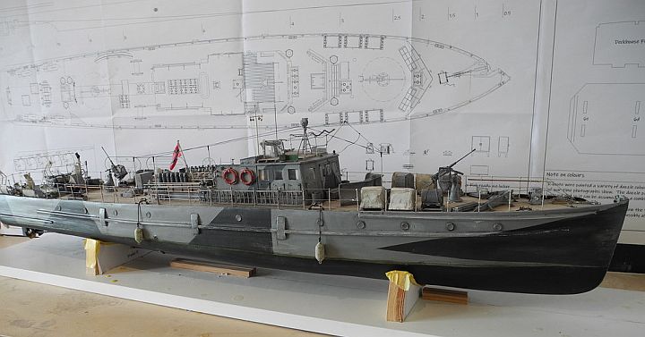 R25_Räumboot_02.jpg