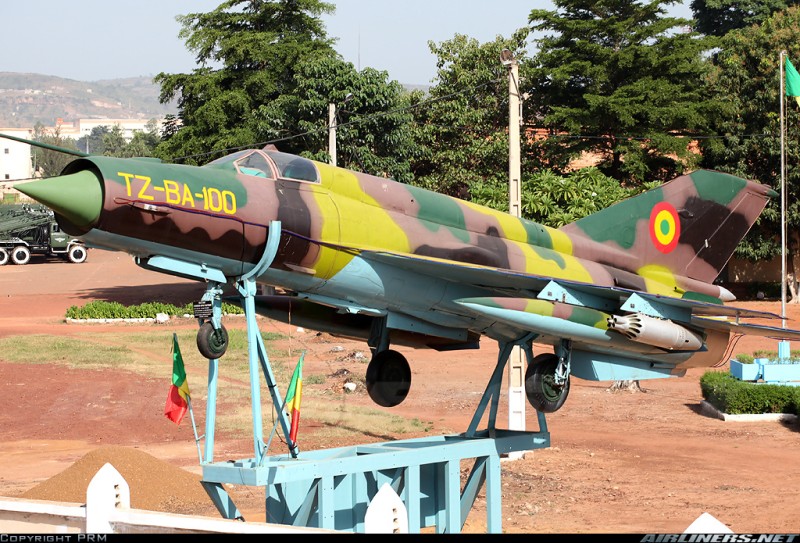 1807589.jpg (572.11 KiB) 2718 mal betrachtet https://www.airliners.net/photo/Mali-Air-Force/Mikoyan-Gurevich-MiG-21bis/1807589
