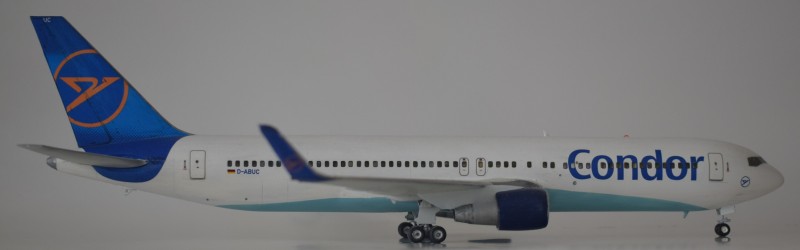 B767-300.JPG