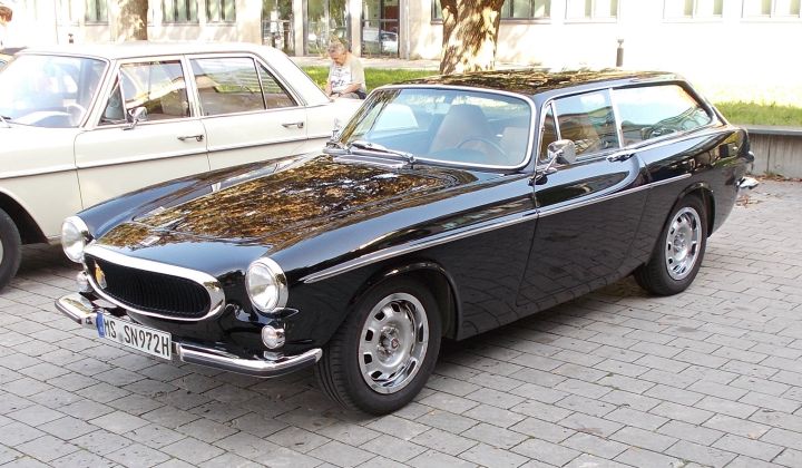 Volvo_P1800ES_02b.jpg