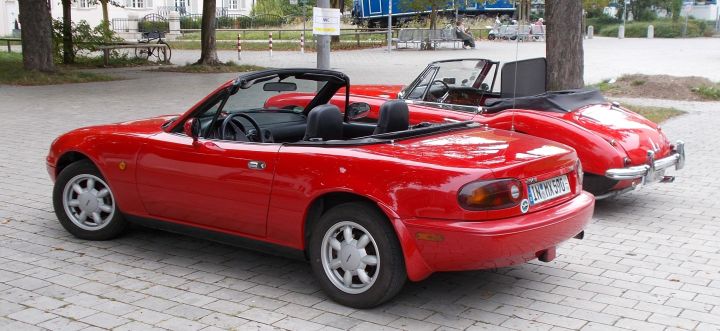 Mazda_MX5_01b.jpg