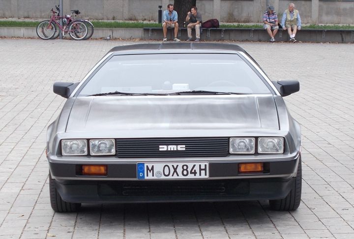 DeLorean_03a.jpg