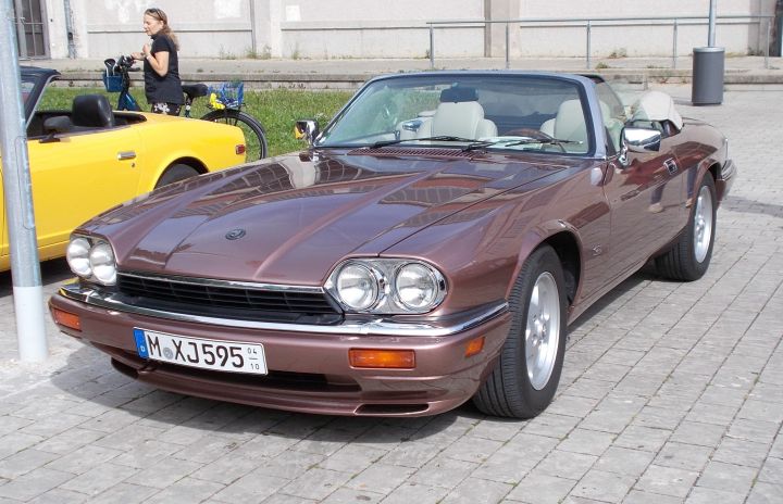 Jaguar_XJS_0b.jpg