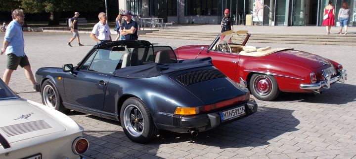 Porsche_911_Carrera_01b.jpg