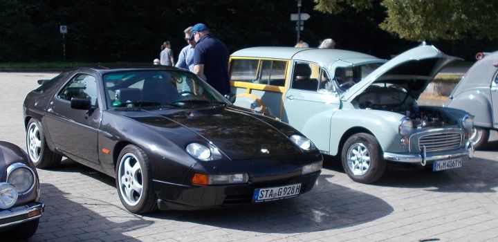 Porsche_928S_01a.jpg