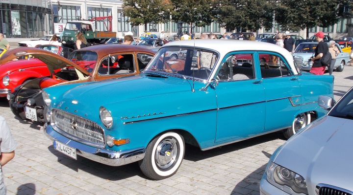 Opel_Kapitän_03b.jpg