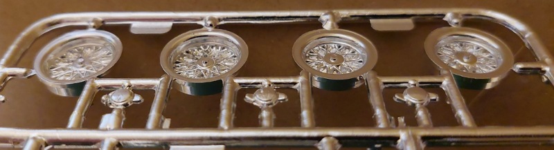 Chromfelgen unterschiedliches Bett