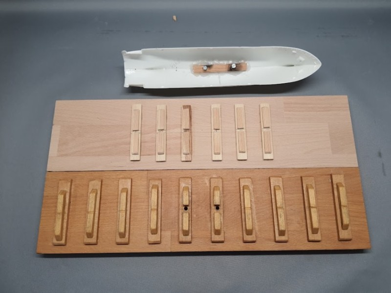 14. Bau und Präsentationsbrett.jpg