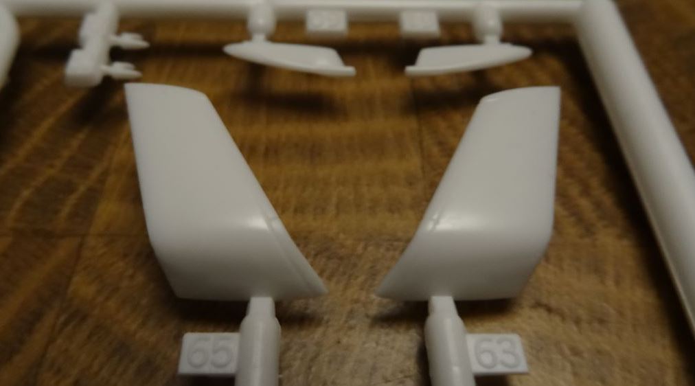 Die "Tragflügelabschlussplatten"