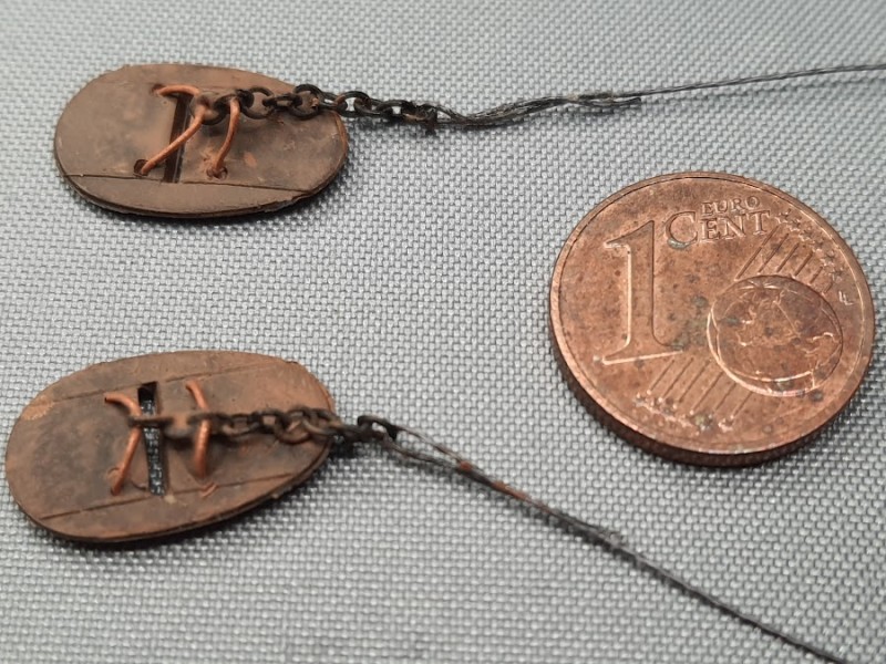 Die Scherbretter halten das Netz, beim fischen, offen.