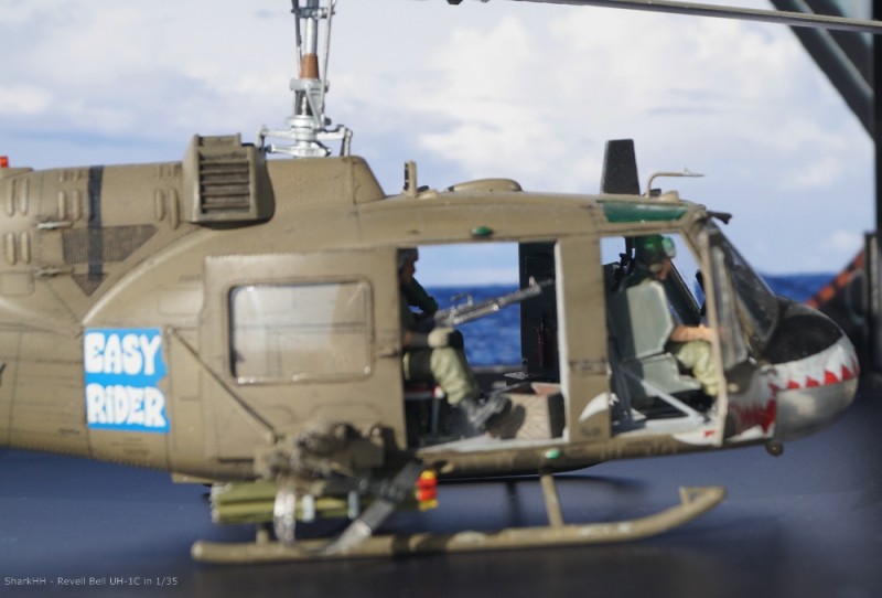 04960_Bell UH-1C 05.jpg