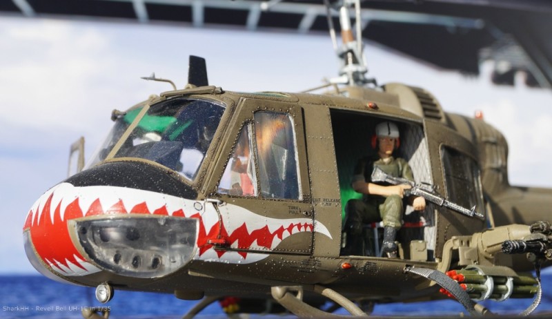 04960_Bell UH-1C 12.jpg