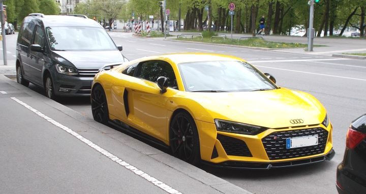 Audi_R8_01i.jpg