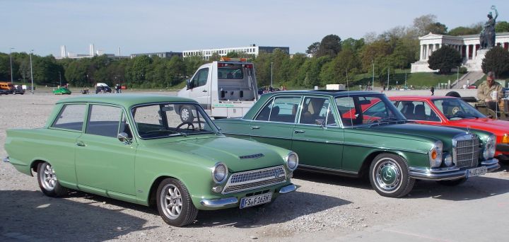 Ford_Cortina_01a.jpg