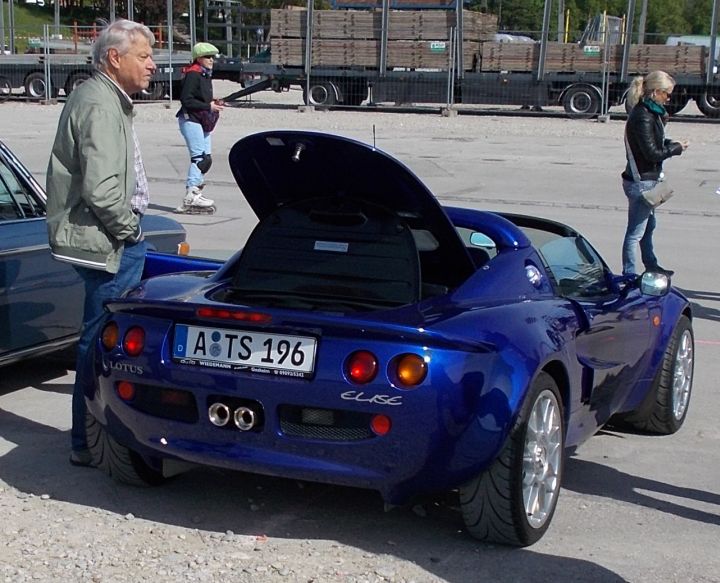 Lotus_Elise_01b.jpg