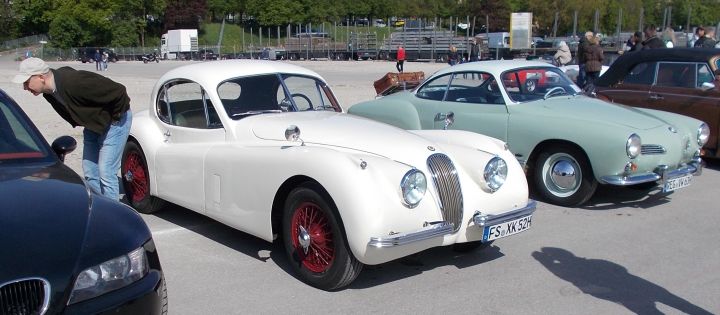 Jaguar_XK120_03a.jpg