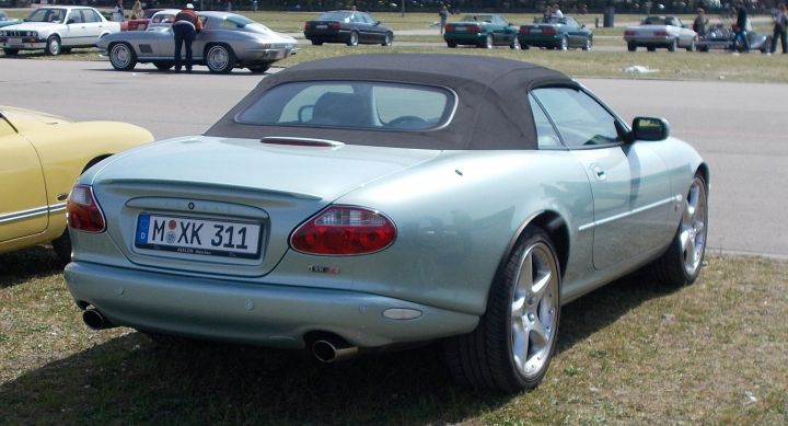 Jaguar_XKZ_01d.jpg