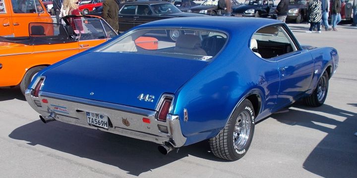 Oldsmobile_442_01c.jpg