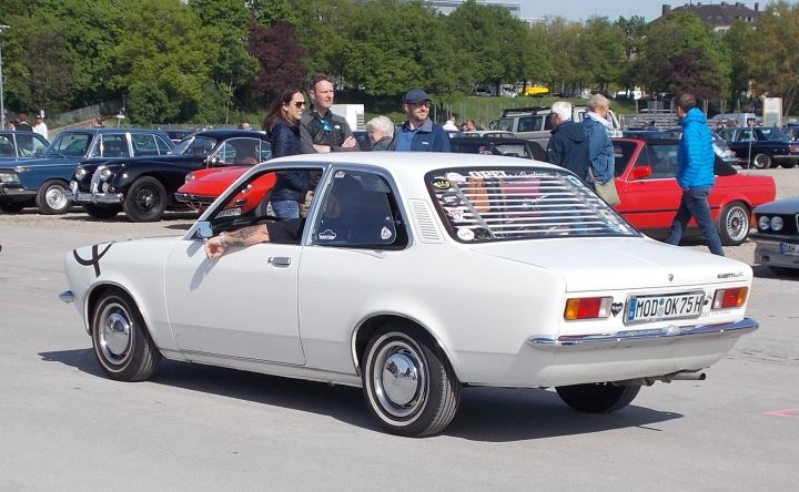 Opel_Ascona_01a.jpg