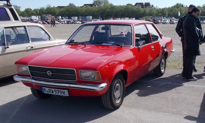 Opel_Rekord_04a.jpg