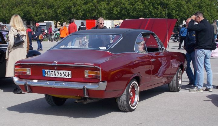 Opel_Rekord_06b.jpg