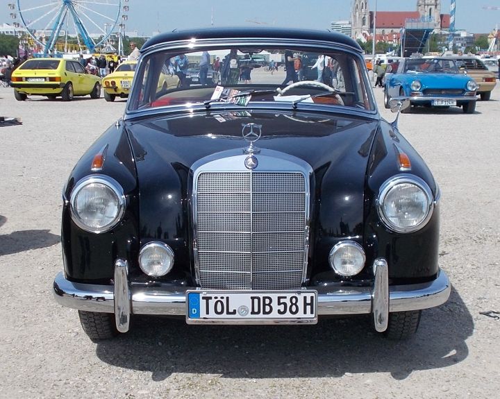 Mercedes_220S_01h.jpg