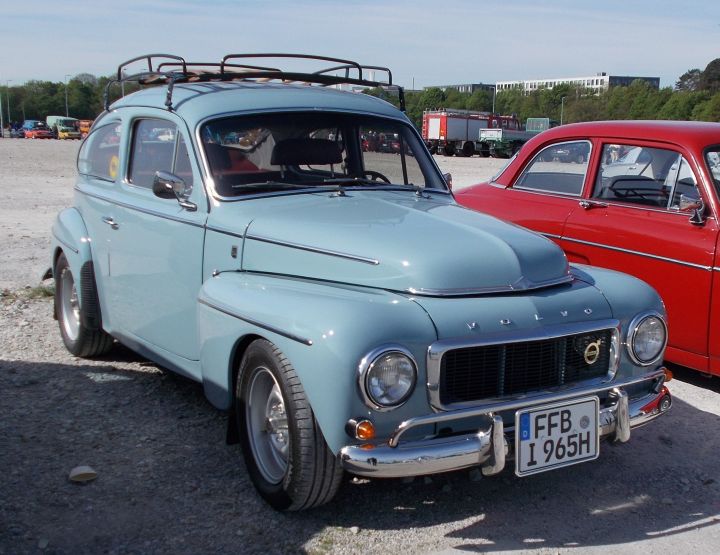 Volvo_PV444_02a.jpg