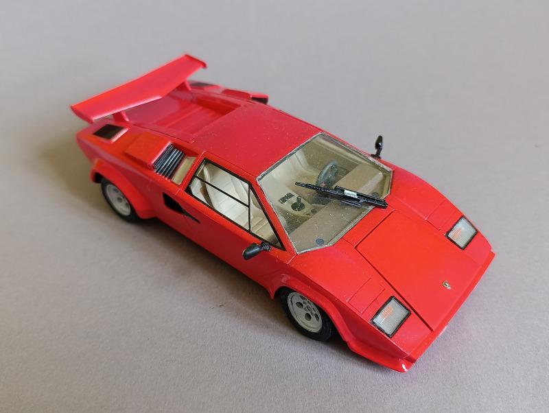 lamborghini-countach-lp500s-revell-1.jpg