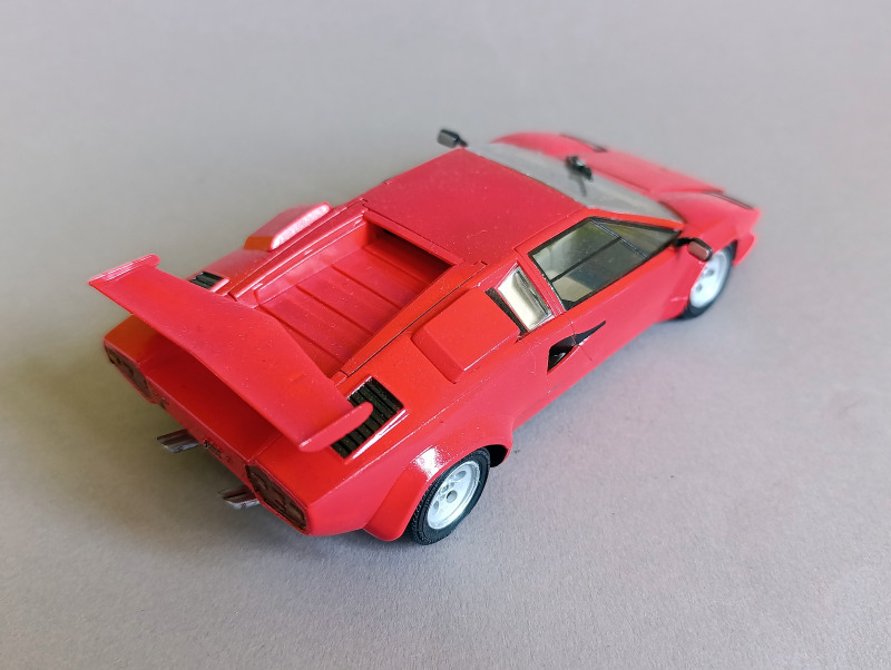 lamborghini-countach-lp500s-revell-3.jpg