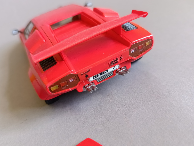 lamborghini-countach-lp500s-revell-4.jpg