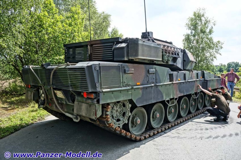 Quelle: https://www.panzer-modell.de/referenz/in_detail/leo2a7/002g.jpg, 03.09.25