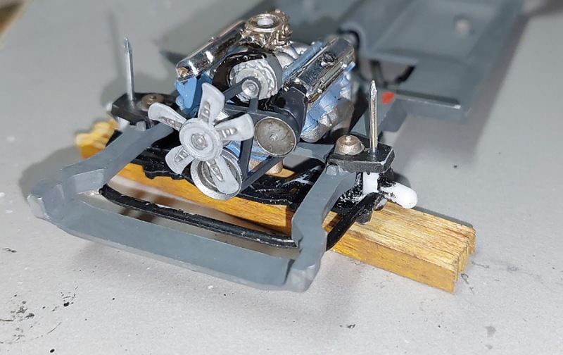 Achskörper in Fahrgestell2