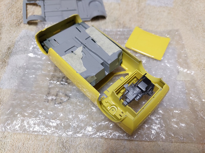 3.Schritt Motorraum einsetzen