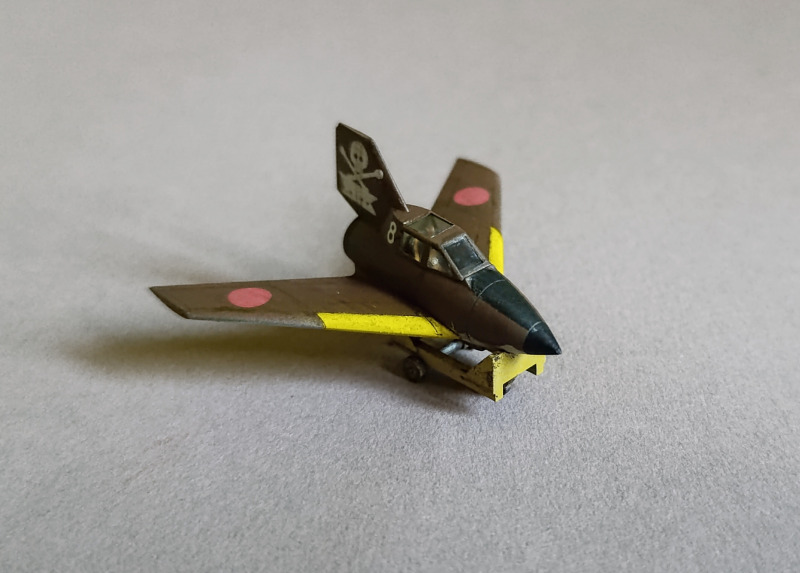 tai-atari-yuyoku-funshindan-mit-eckiger-kanzel-planet-models-1.jpg