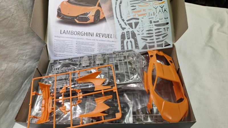 Revell-07723-Lamborghini-Revuelto-4.jpg