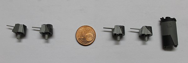 010-Geschütze und Schornstein 3.jpg