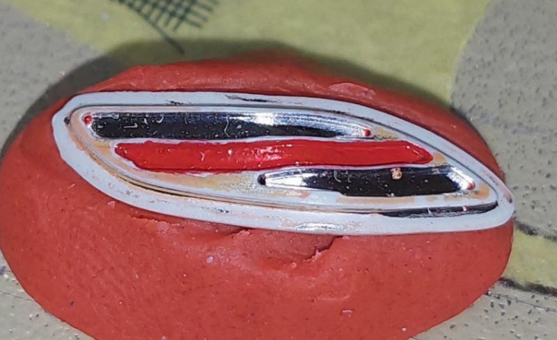 Reflektor in der Mitte mit #34 rot