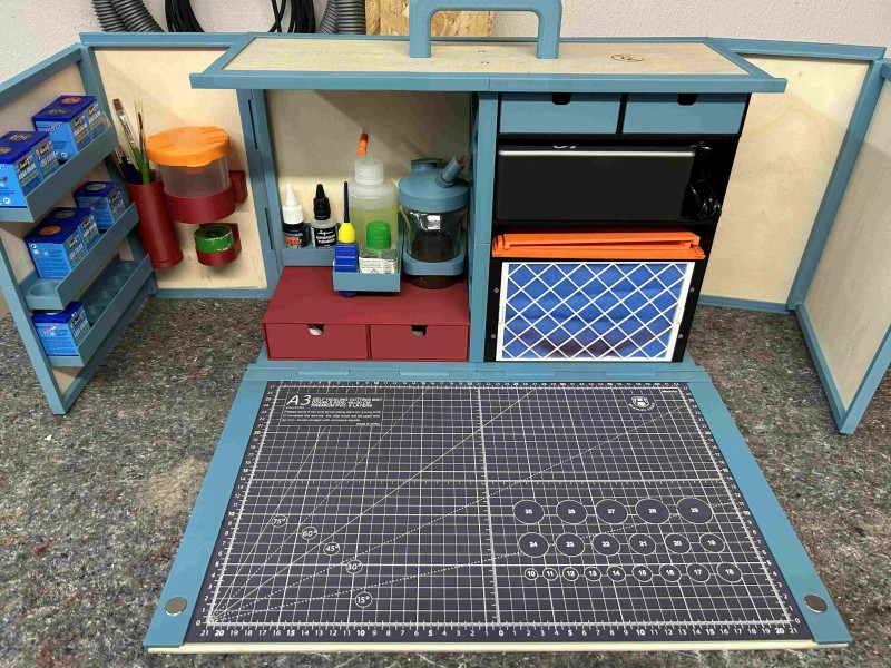11_mobilerModellarbeitsplatz.jpg