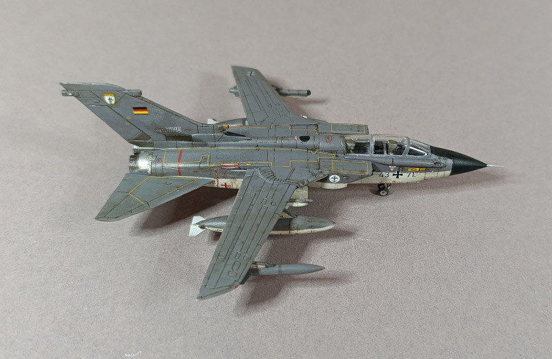 panavia-tornado-ids-revell-5.jpg